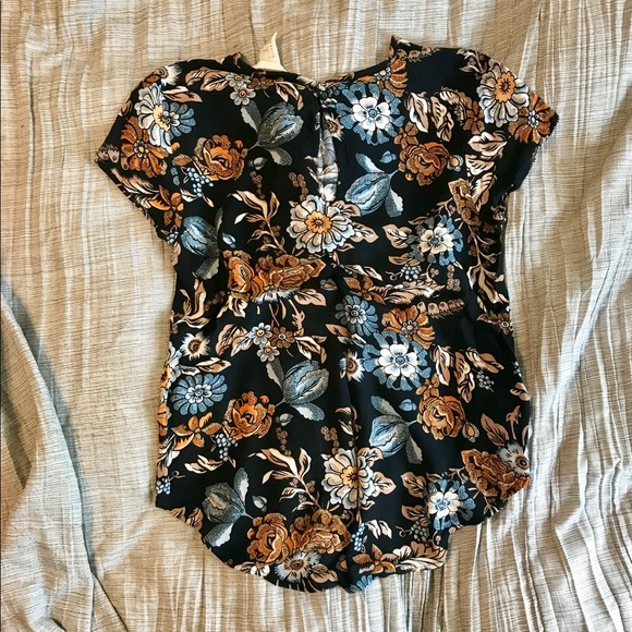 H&M Blue Floral Top - Size: 2 EUC - Picture 3 of 4